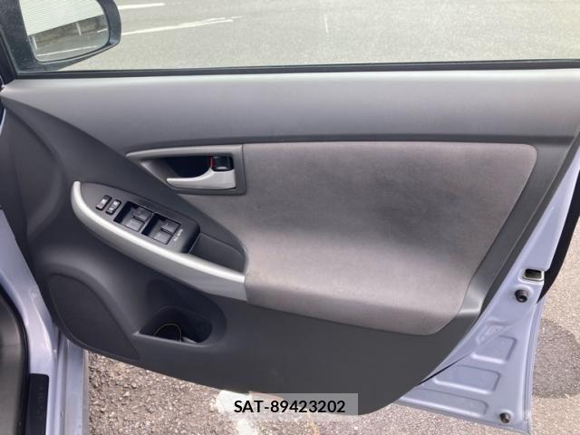 Toyota PRIUS 2010-06 8414477-5
