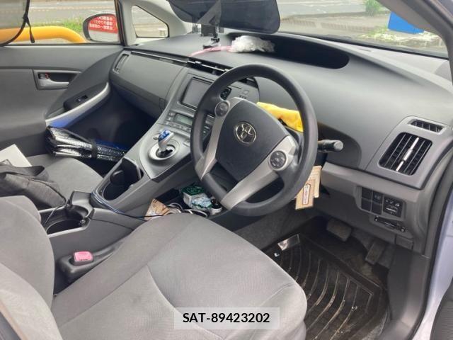 Toyota PRIUS 2010-06 8414477-6