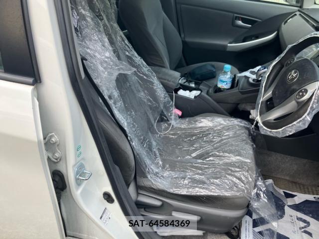 Toyota PRIUS 2011-08 8414506-9