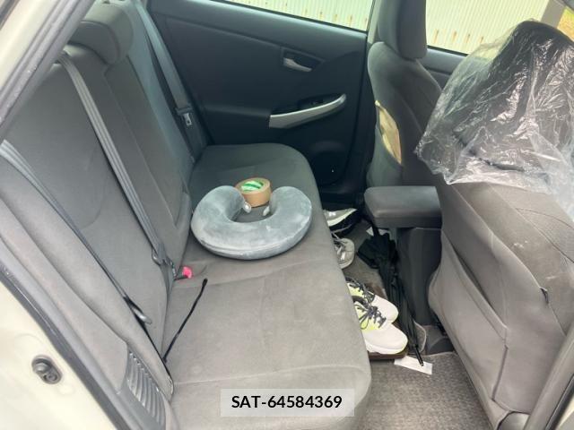Toyota PRIUS 2011-08 8414506-11
