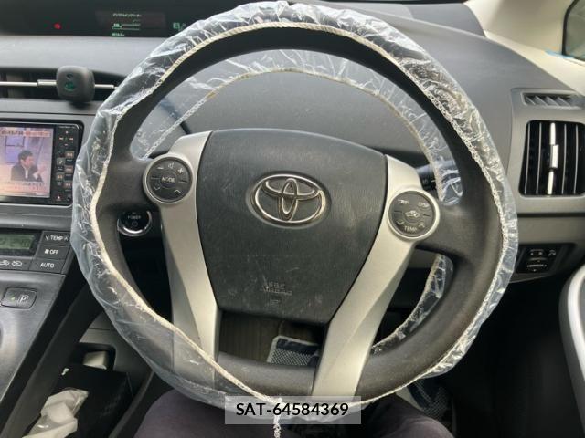 Toyota PRIUS 2011-08 8414506-14