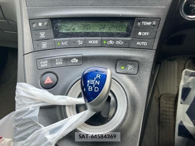 Toyota PRIUS 2011-08 8414506-19