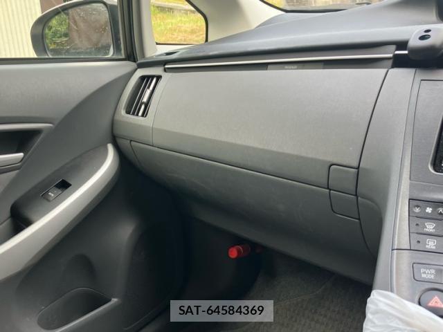 Toyota PRIUS 2011-08 8414506-20