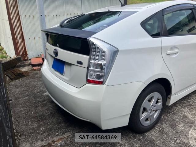 Toyota PRIUS 2011-08 8414506-3