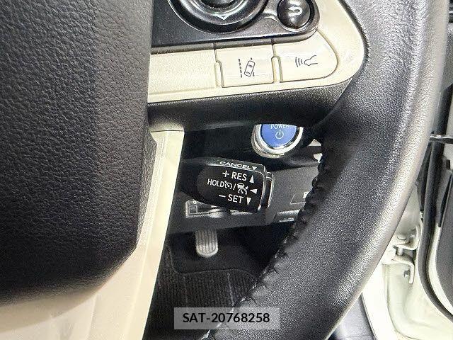 Toyota PRIUS 2017-09 8414426-17