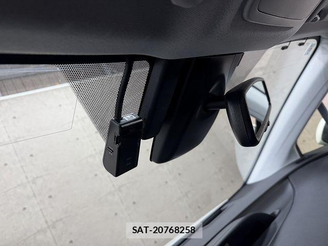 Toyota PRIUS 2017-09 8414426-18