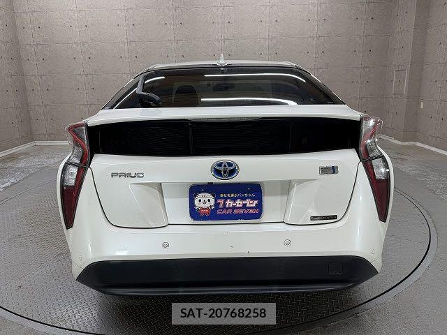 Toyota PRIUS 2017-09 8414426-4
