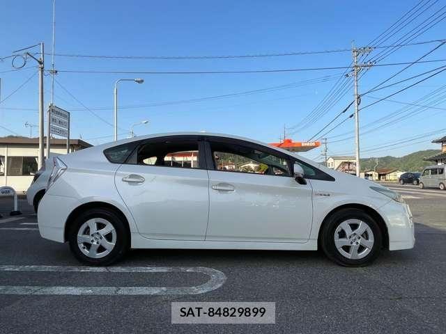 Toyota PRIUS 2010-05 8438741-16