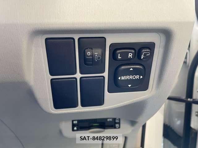 Toyota PRIUS 2010-05 8438741-24
