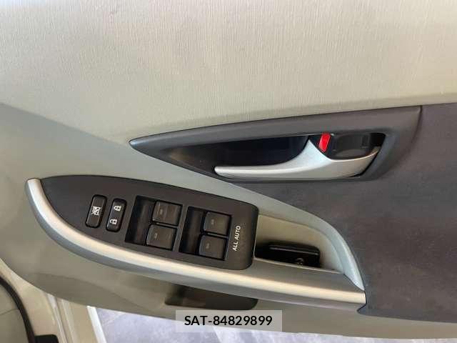 Toyota PRIUS 2010-05 8438741-25