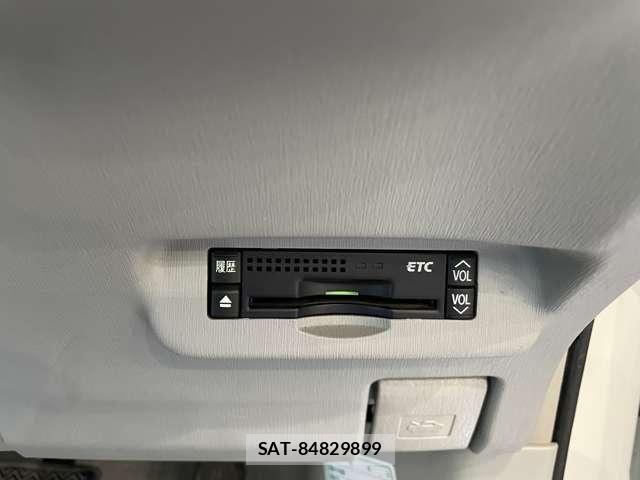 Toyota PRIUS 2010-05 8438741-26