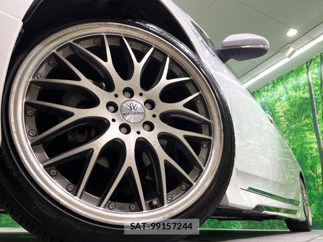 Toyota PRIUS 2019-05 8438732-14