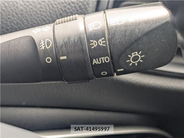 Toyota PRIUS 2018-06 8438737-16