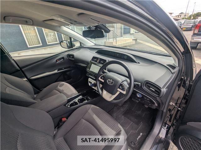 Toyota PRIUS 2018-06 8438737-1