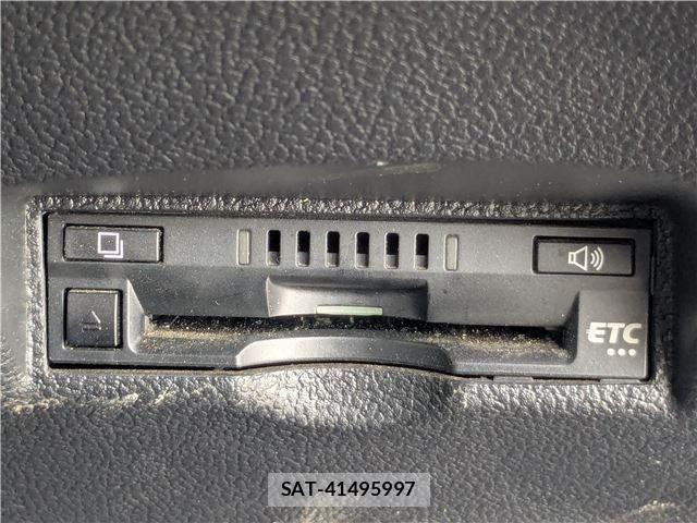 Toyota PRIUS 2018-06 8438737-28