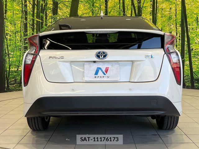 Toyota PRIUS 2018-02 8438733-14