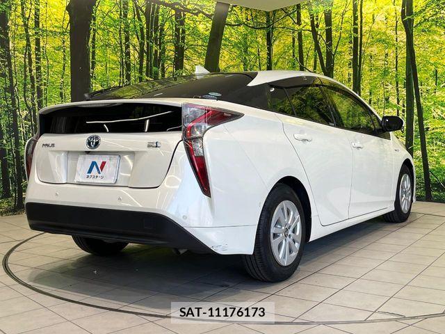 Toyota PRIUS 2018-02 8438733-16