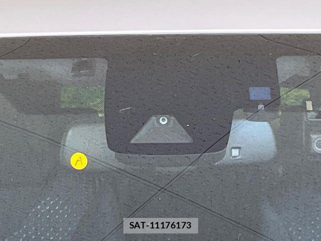 Toyota PRIUS 2018-02 8438733-2