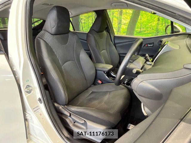 Toyota PRIUS 2018-02 8438733-7