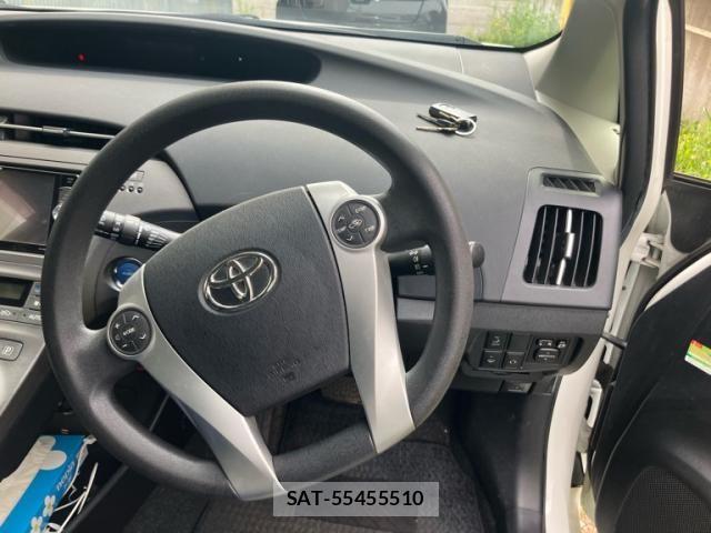 Toyota PRIUS 2012-01 8438740-13