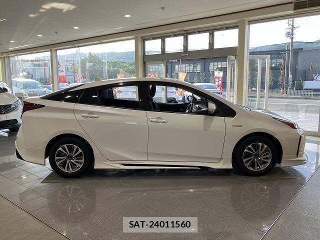 Toyota PRIUS 2020-03 8438730-13