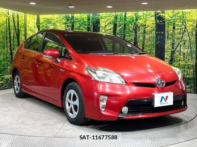 Toyota PRIUS 2014-03 8438736-15