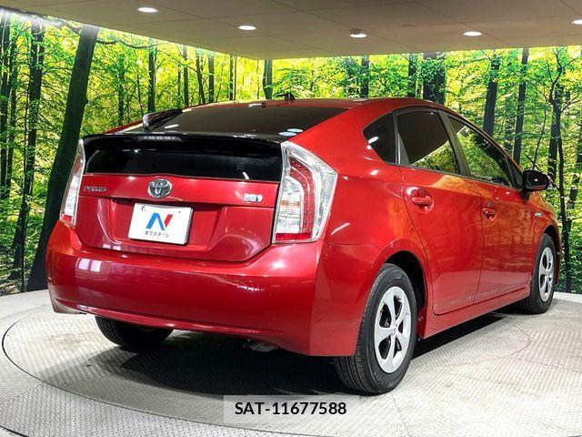 Toyota PRIUS 2014-03 8438736-16