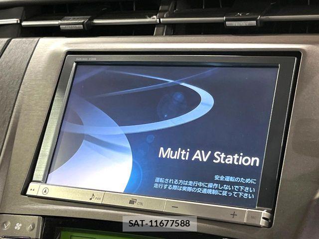 Toyota PRIUS 2014-03 8438736-2