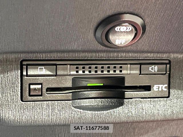 Toyota PRIUS 2014-03 8438736-4