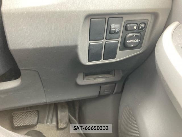 Toyota PRIUS 2011-09 8438742-13