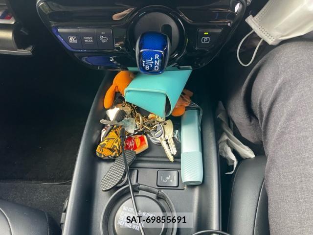 Toyota PRIUS 2019-07 8438734-17