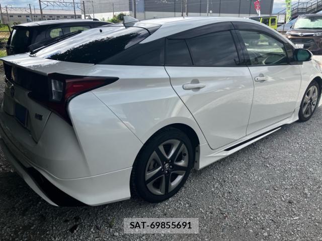 Toyota PRIUS 2019-07 8438734-5