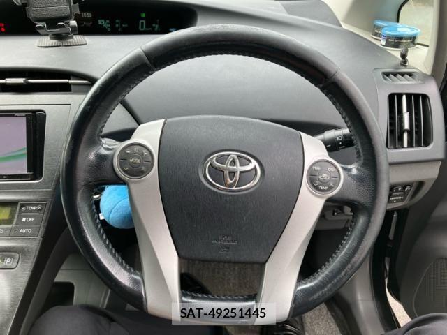 Toyota PRIUS 2011-02 8438716-11