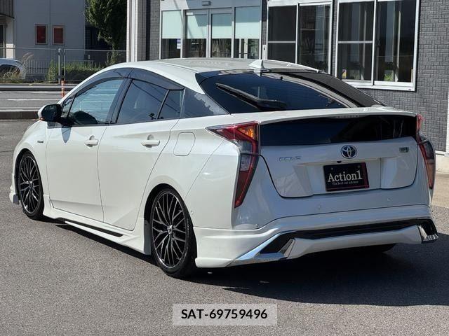 Toyota PRIUS 2016-06 8438735-3