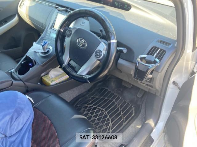 Toyota PRIUS 2010-09 8438634-10