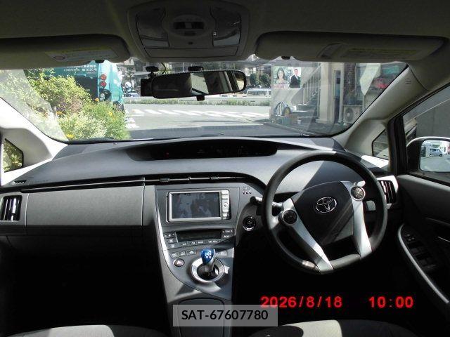 Toyota PRIUS 2010-08 8438629-9