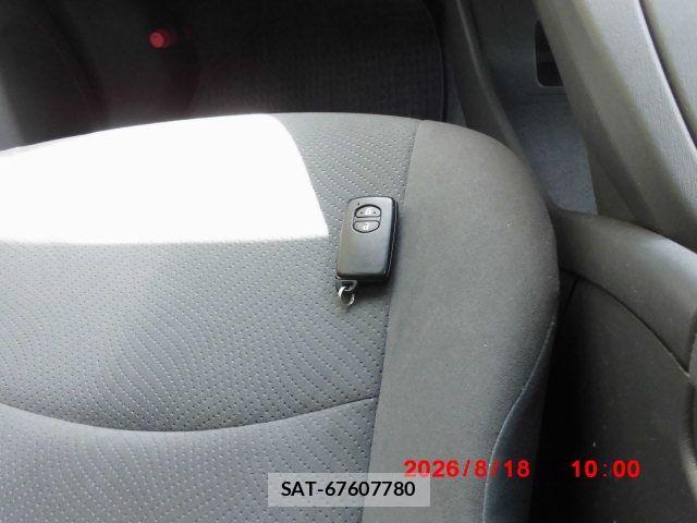 Toyota PRIUS 2010-08 8438629-11