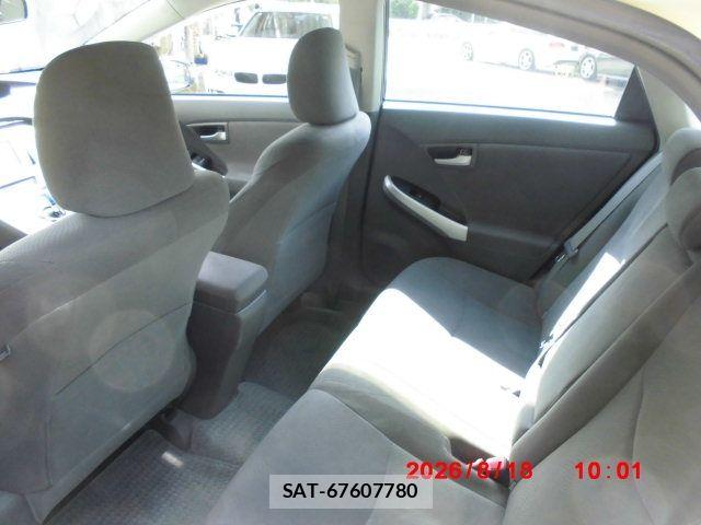 Toyota PRIUS 2010-08 8438629-15
