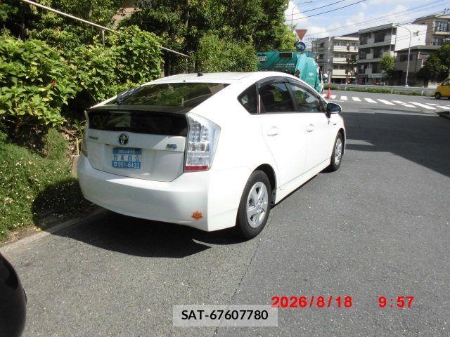 Toyota PRIUS 2010-08 8438629-4