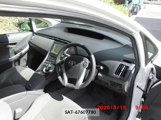 Toyota PRIUS 2010-08 8438629-7