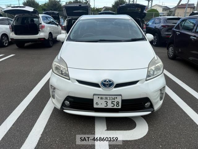 Toyota PRIUS 2014-07 8438738-0