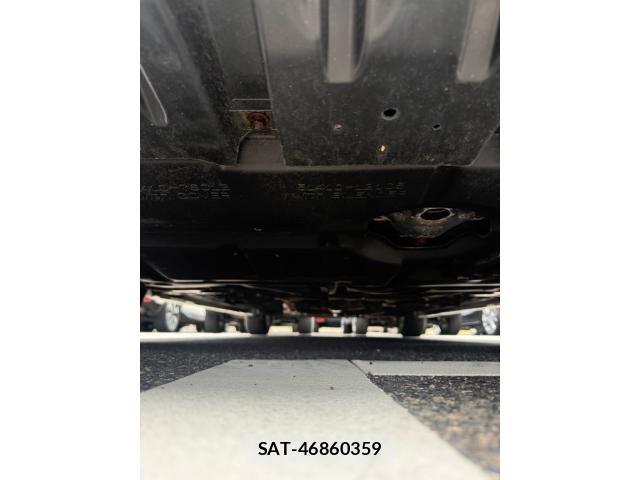 Toyota PRIUS 2014-07 8438738-9
