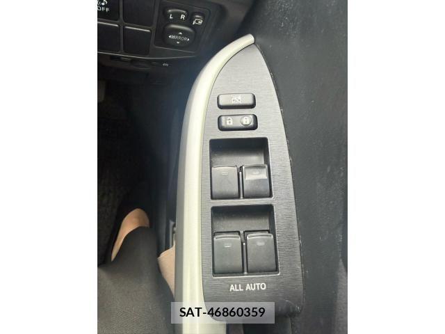 Toyota PRIUS 2014-07 8438738-17