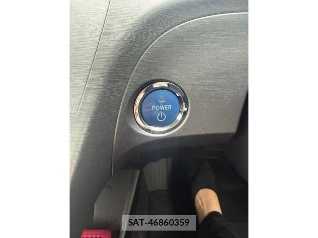 Toyota PRIUS 2014-07 8438738-20