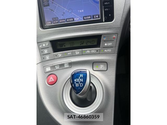 Toyota PRIUS 2014-07 8438738-24