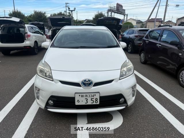 Toyota PRIUS 2014-07 8438738-3