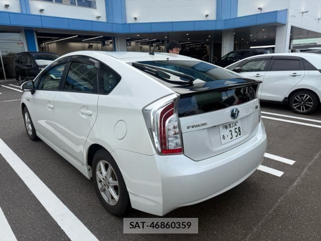 Toyota PRIUS 2014-07 8438738-7