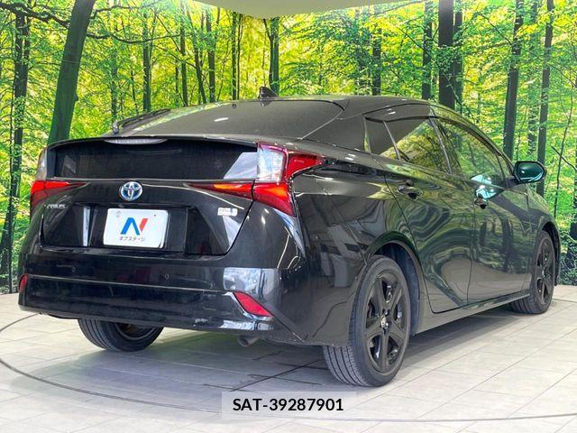 Toyota PRIUS 2021-11 8457314-16
