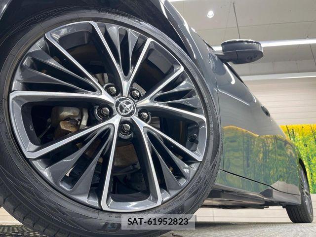 Toyota PRIUS 2023-11 8458205-12