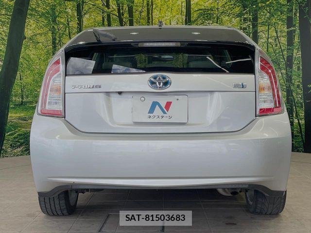 Toyota PRIUS 2014-03 8458232-14